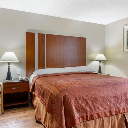 Riverside Inn & Suites Ngoại thất bức ảnh
