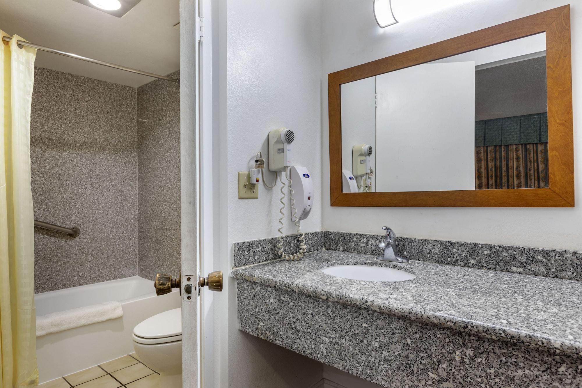 Riverside Inn & Suites Ngoại thất bức ảnh