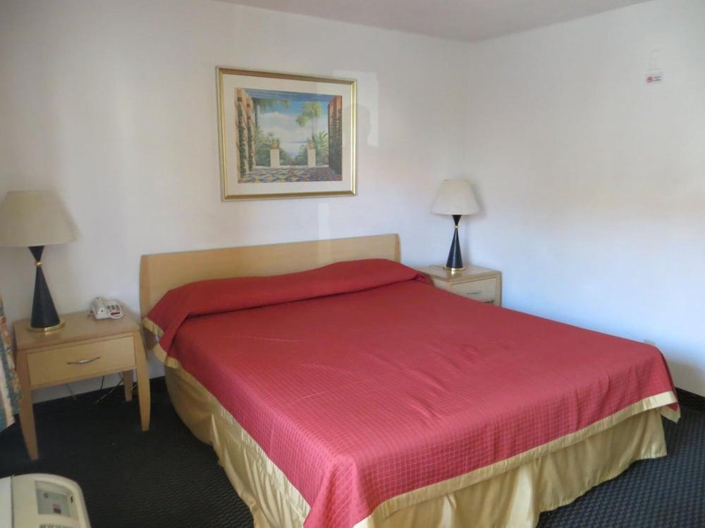 Riverside Inn & Suites Ngoại thất bức ảnh