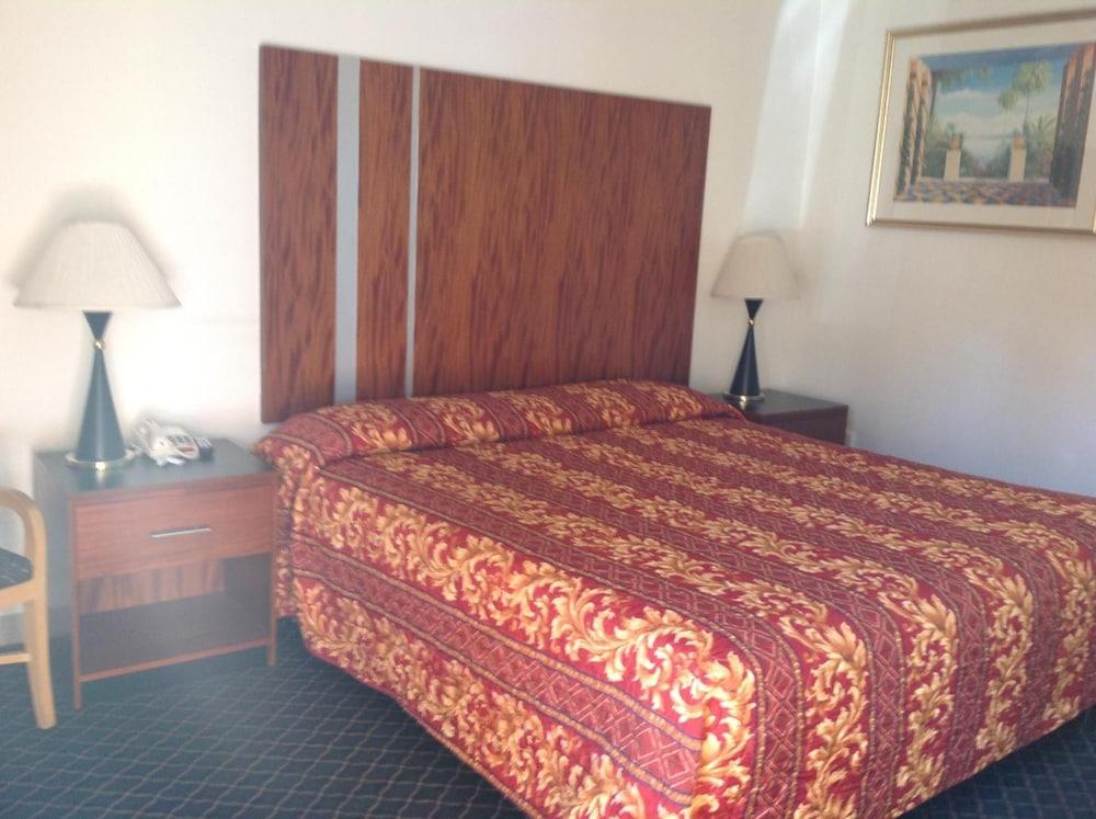 Riverside Inn & Suites Ngoại thất bức ảnh