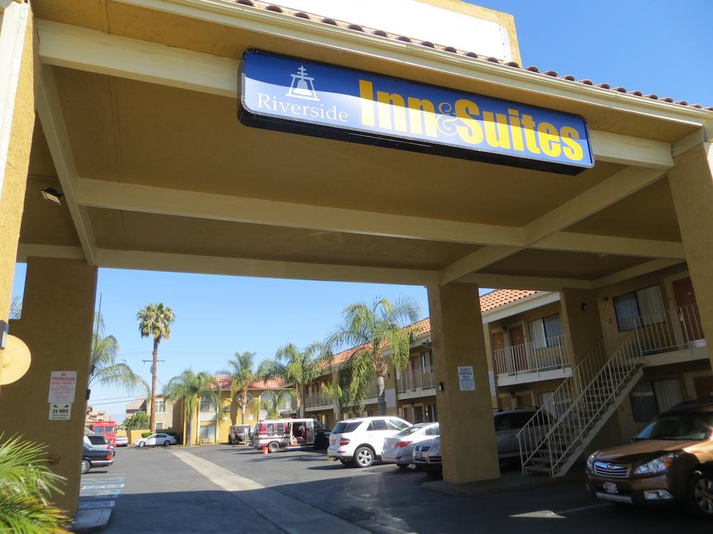 Riverside Inn & Suites Ngoại thất bức ảnh