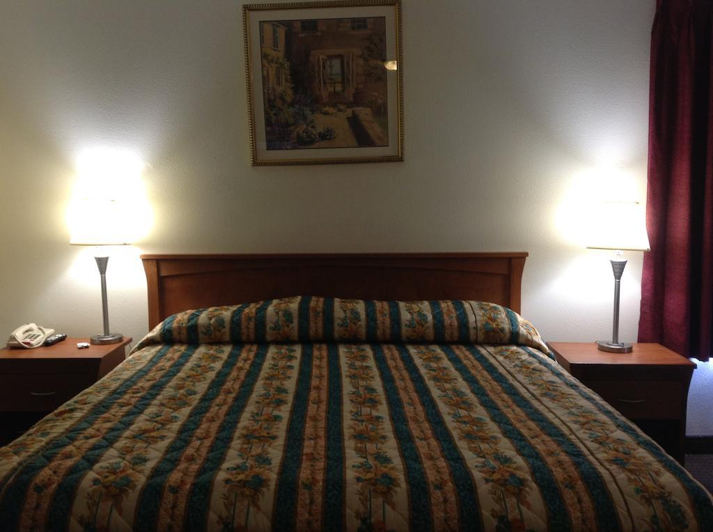 Riverside Inn & Suites Ngoại thất bức ảnh