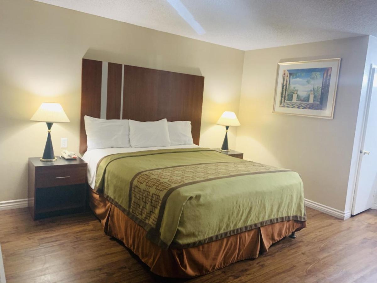 Riverside Inn & Suites Ngoại thất bức ảnh