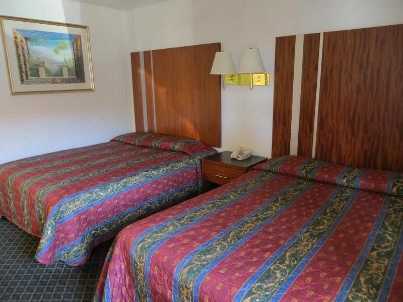 Riverside Inn & Suites Ngoại thất bức ảnh